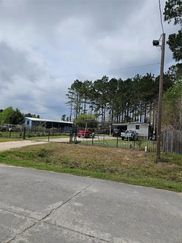 86 County Road 3541, Cleveland, TX 77327