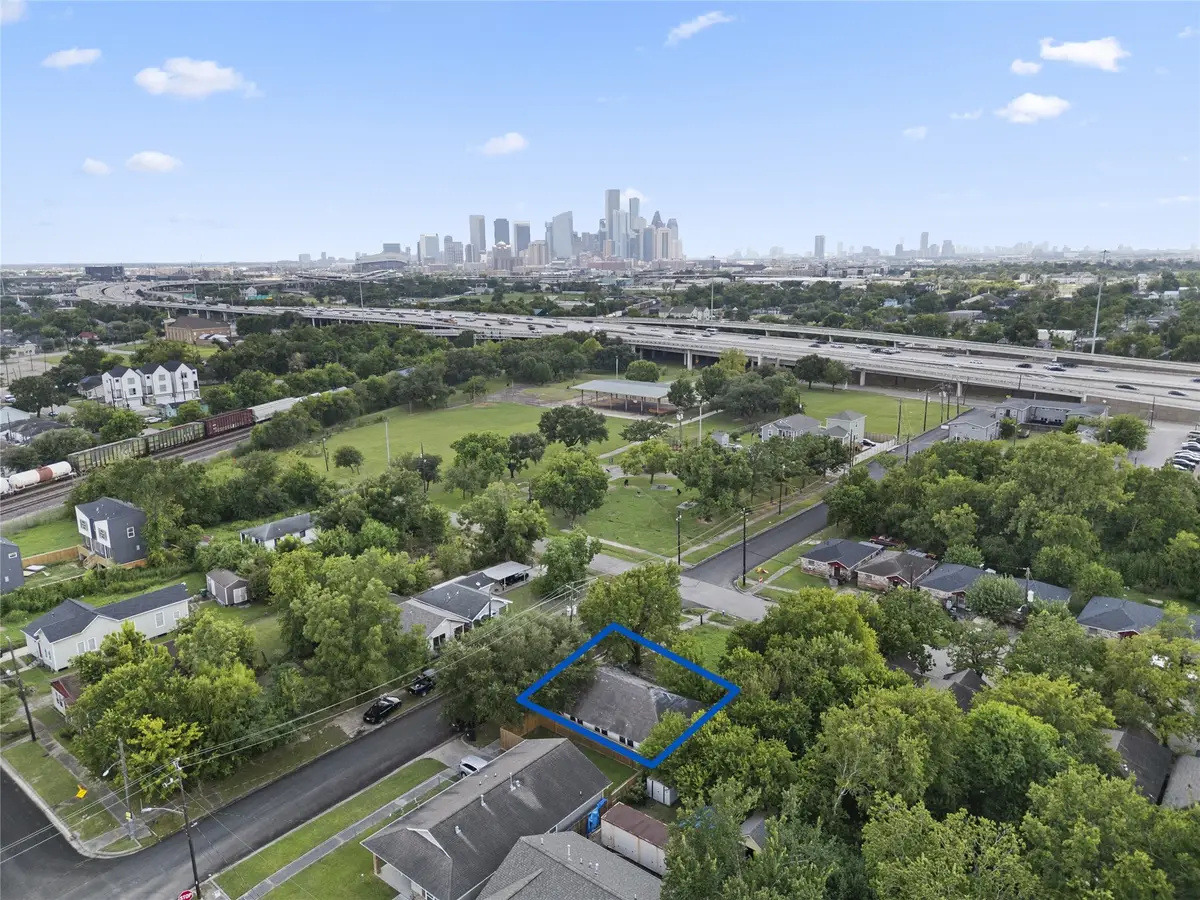 3207 Sumpter Street, Houston, TX 77026 - Image #1