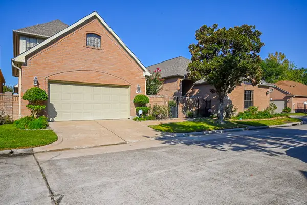 6819 Oakwood Grove, Houston, TX 77040