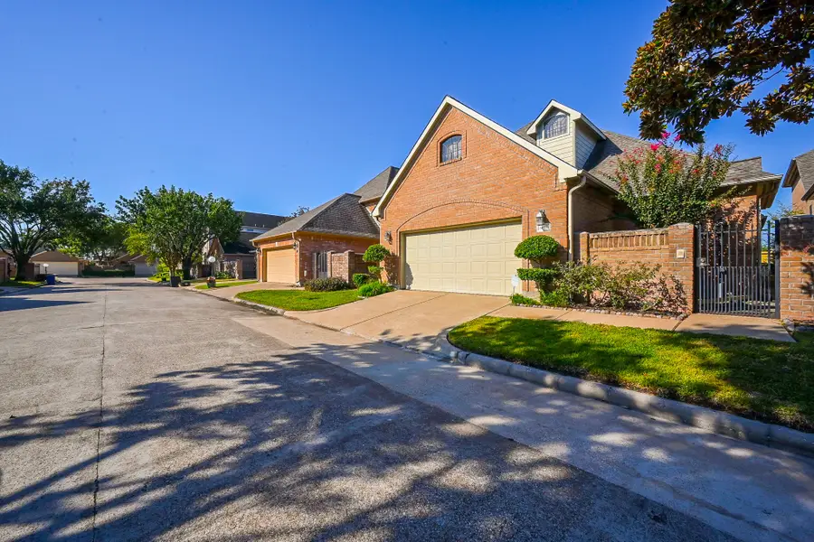 6819 Oakwood Grove, Houston, TX 77040 - Image #2