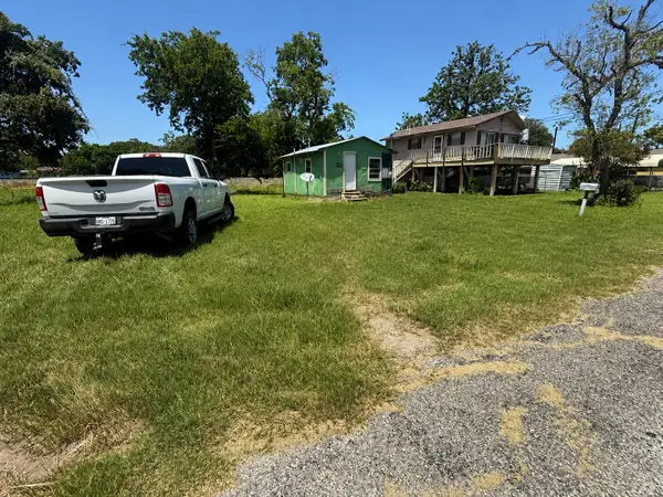 1503 Sunset Drive, Columbus, TX 78934