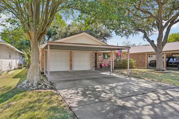 2309 32nd Avenue N, Texas City, TX 77590