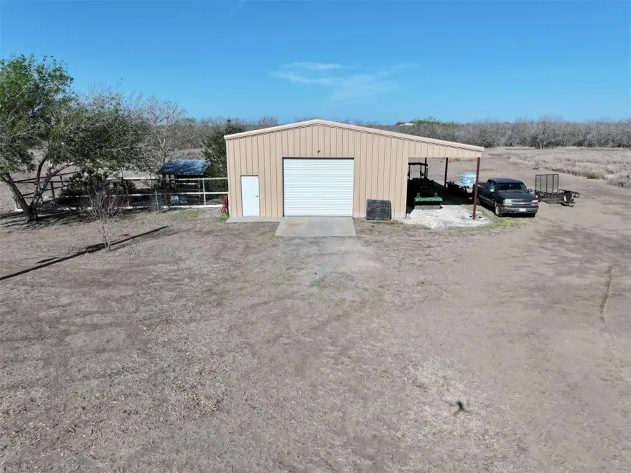 6617 Fm 882, Pettus Pawnee, TX 78119 - #3