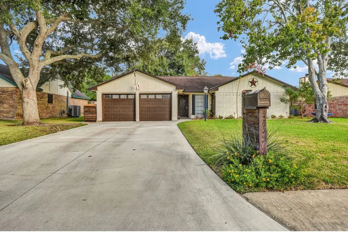 53 Blue Bell Court, Lake Jackson, TX 77566 - #1