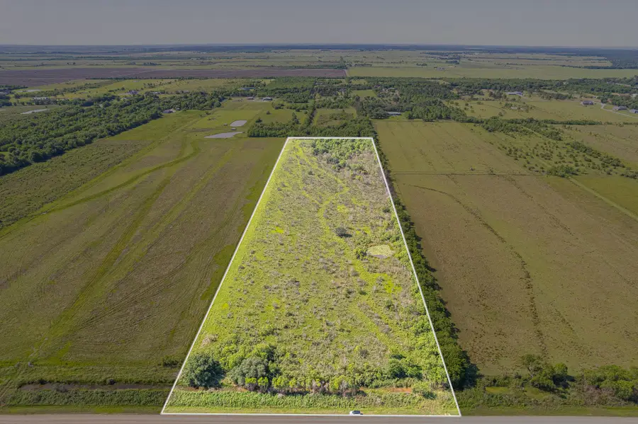 802 Heller Road, Anahuac, TX 77514 - Image #2