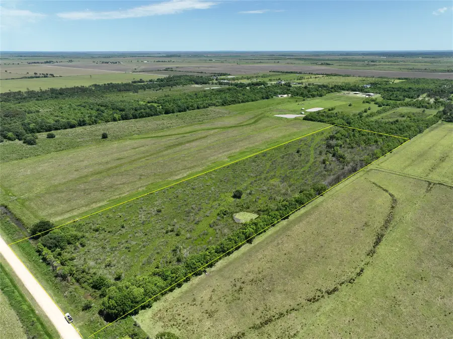 802 Heller Road, Anahuac, TX 77514 - Image #3