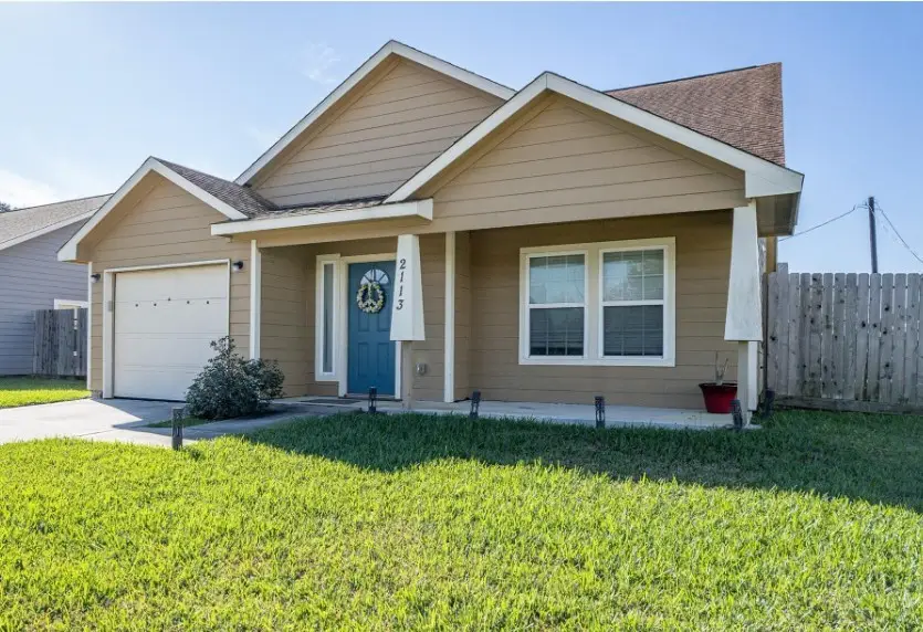 2113 W Gulf Street, Baytown, TX 77520 - #2
