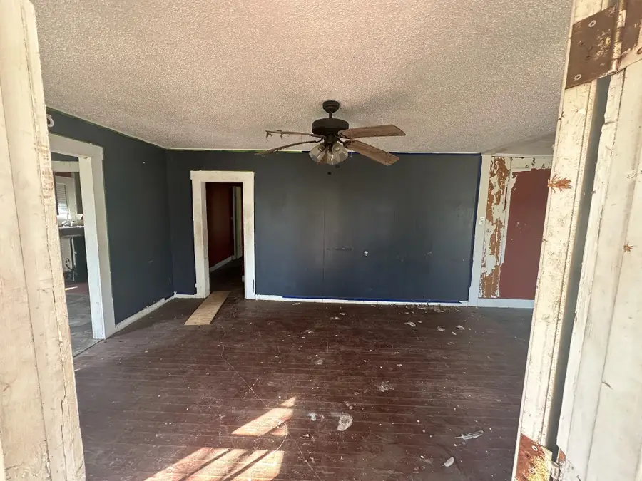 348 Walnut Street, Donie, TX 75838 - Image #2