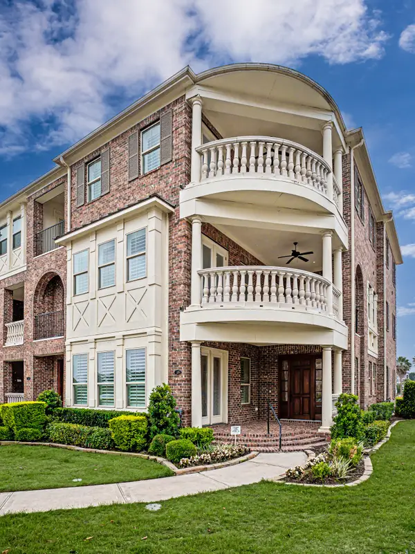 119 Grace Point Drive, Sugar Land, TX 77498