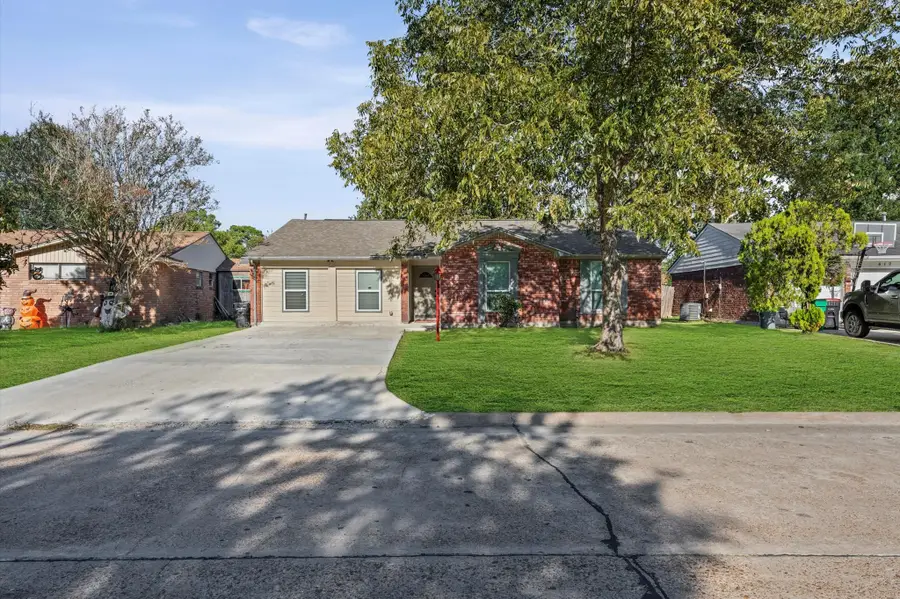 414 Harold Lane, Baytown, TX 77521 - Image #2