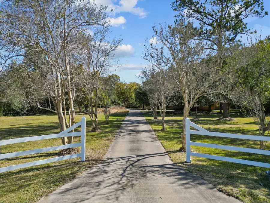 2529 Fm 646 Road N, Santa Fe, TX 77510 - Image #2