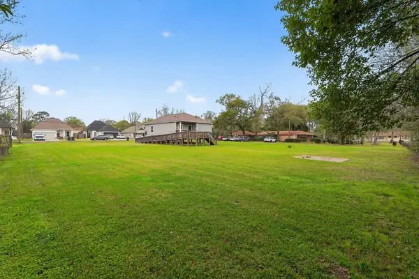 435 Holly Street, Bridge City, TX 77611