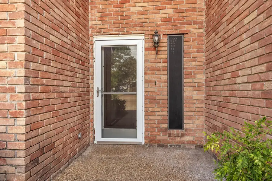 3822 Knollcrest Drive, Montgomery, TX 77356 - #2