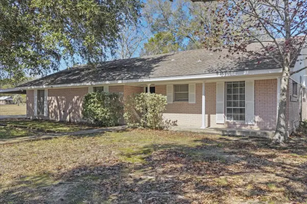 407 Lazy Lane, Anahuac, TX 77514