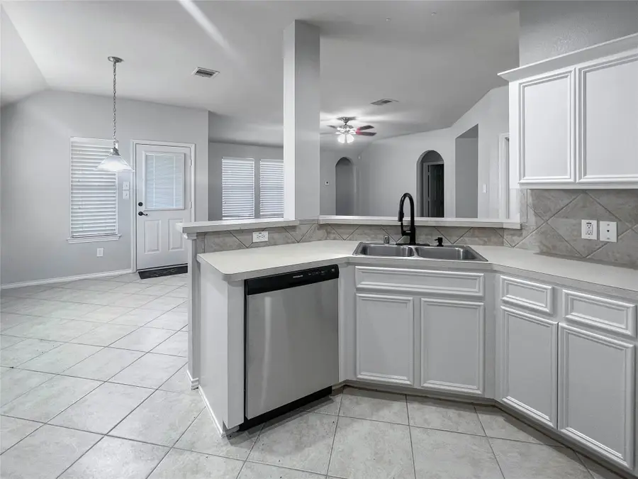 17918 Eagle Pass Falls Court, Humble, TX 77346 - Image #2