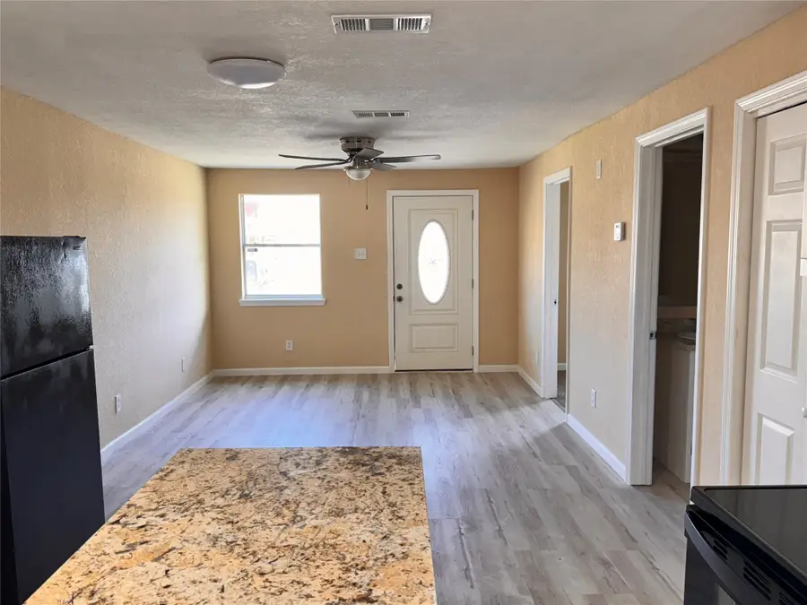 2820 Moore Avenue, Bay City, TX 77414 - Image #3