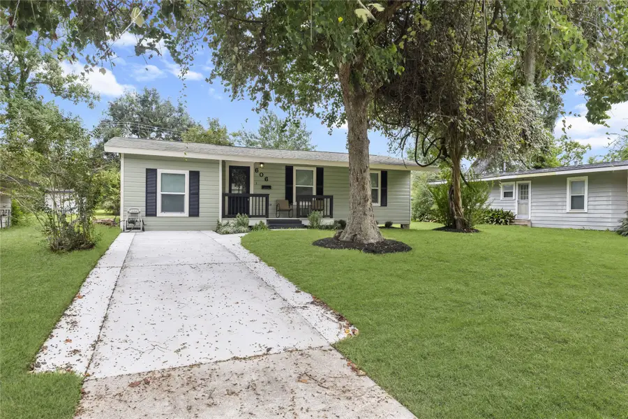 606 Winding Way Street, Lake Jackson, TX 77566 - #3