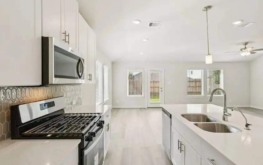 31115 De La Guerra Street, Conroe, TX 77336 - Image #2