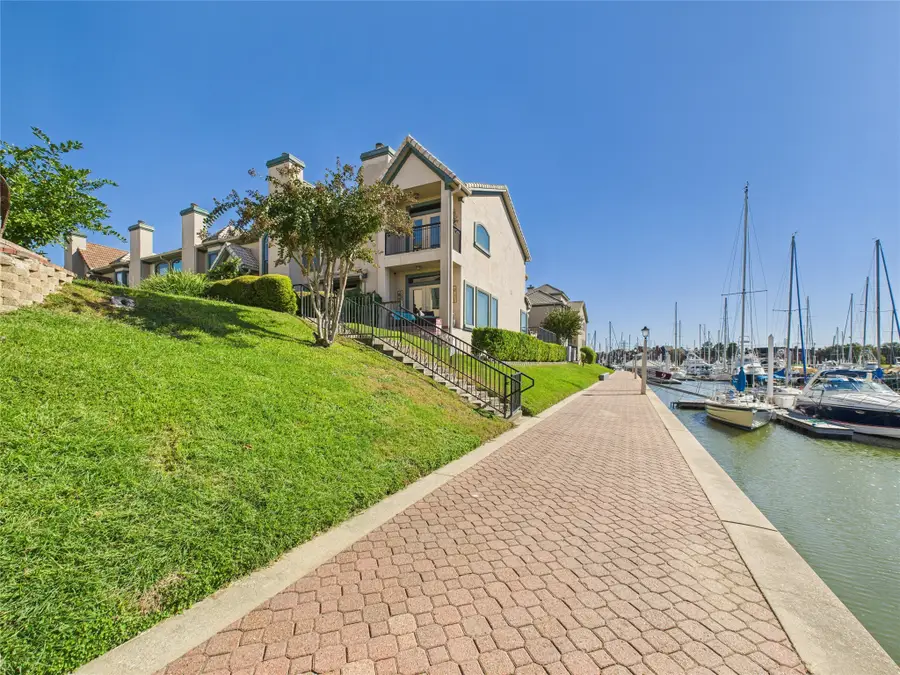 483 Mariners Drive, Kemah, TX 77565 - Image #2
