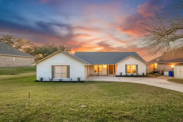 1328 Green Briar Drive, Huntsville, TX 77340