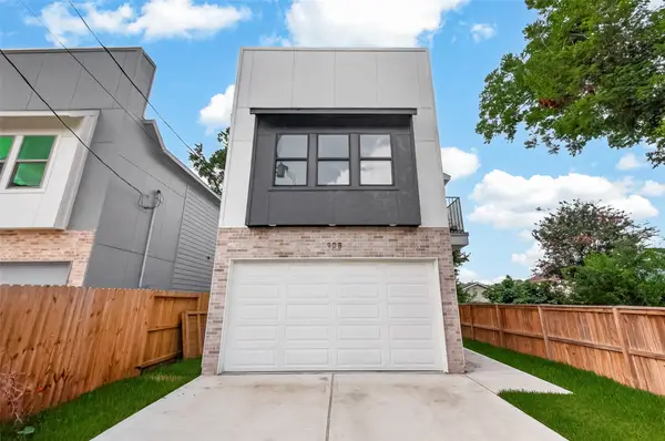 90 Burress Street #B, Houston, TX 77022
