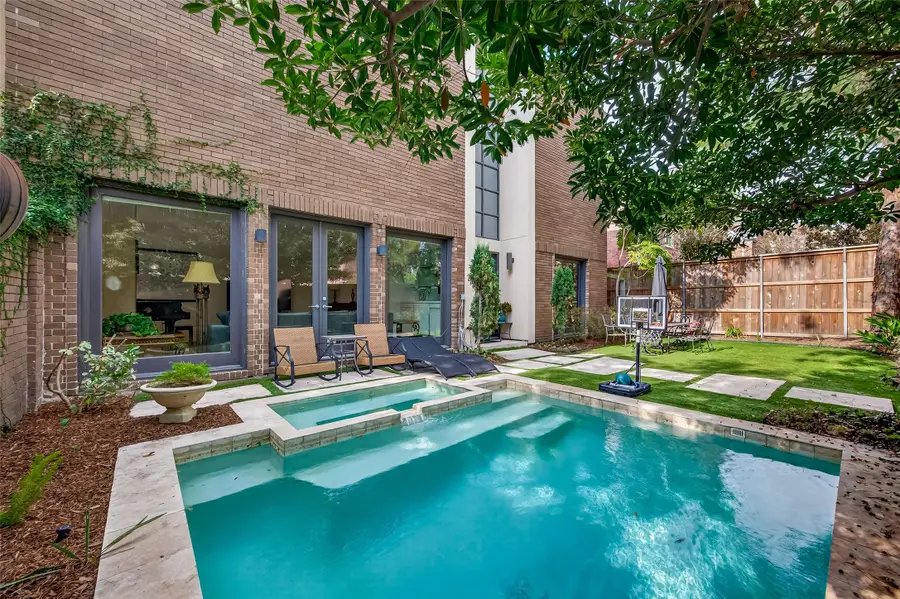 1526 Potomac Drive, Houston, TX 77057 - Image #2