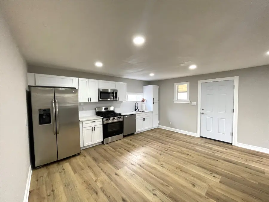 520 Avenue E, Conroe, TX 77301 - Image #2