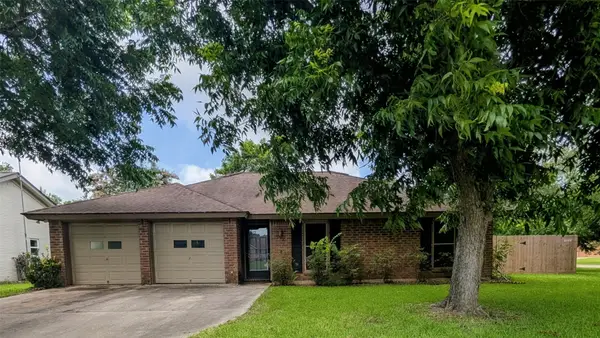52 Blackgum Court, Lake Jackson, TX 77566