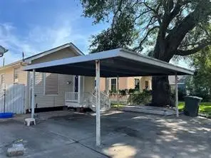 5109 Ave Q 1/2, Galveston, TX 77551