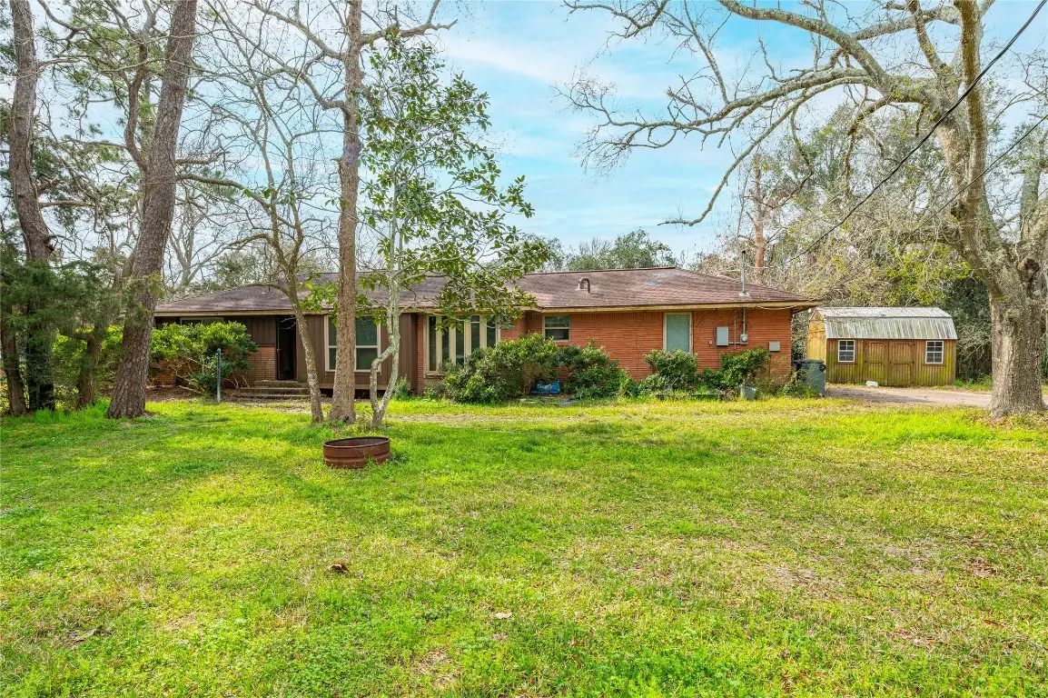 9103 Lazy Lane, Hitchcock, TX 77563 - #1