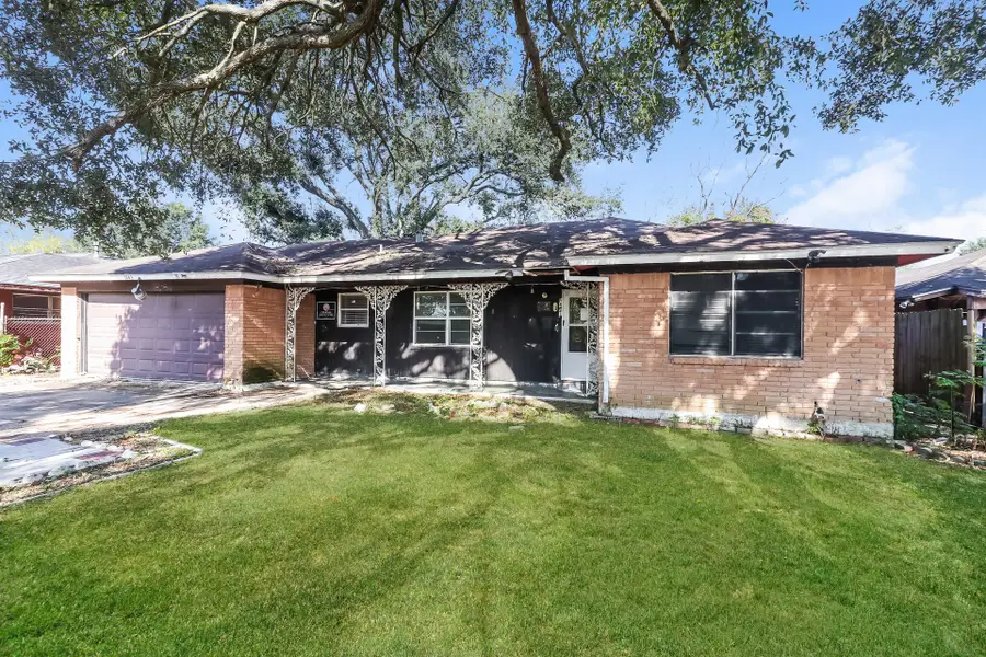 5843 Thrush Drive, Houston, TX 77033 - Image #3