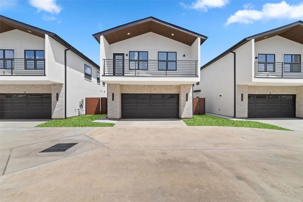 1811 N Spring Dr #7, Houston, TX 77373 - #1