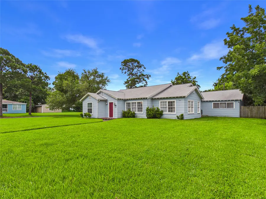 1101 15th Avenue N, Texas City, TX 77590 - #2