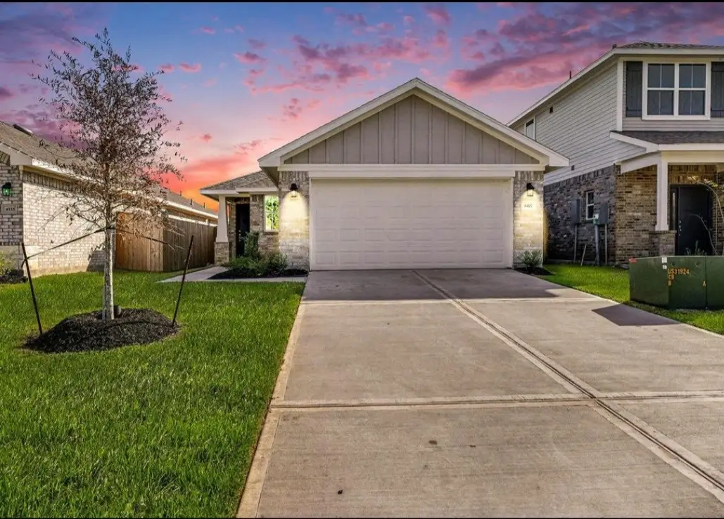 4326 W Bayou Maison Circle, Dickinson, TX 77539 - #1