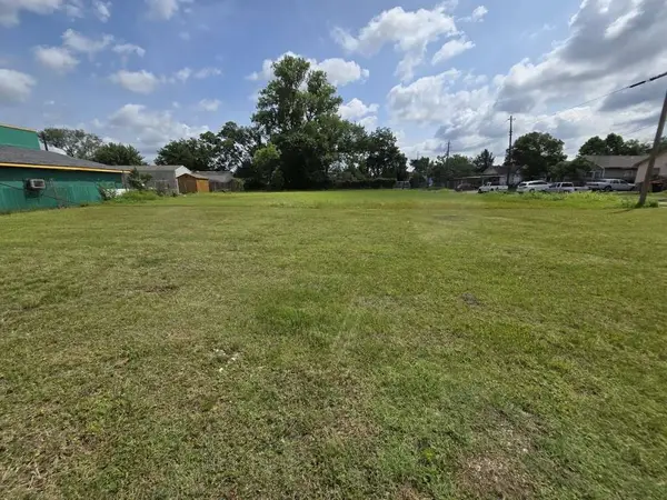 3102 Market Street, Baytown, TX 77520