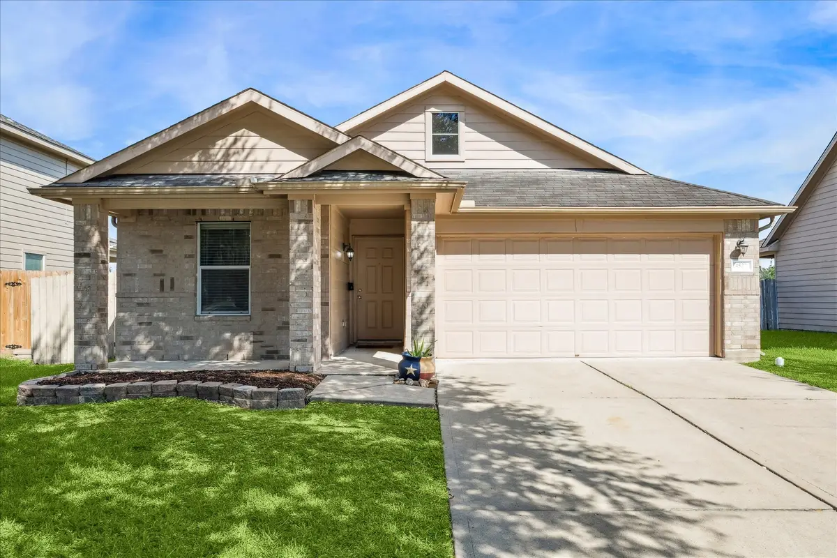 4527 Monarch Blue Lane, Fresno, TX 77545 - Image #1