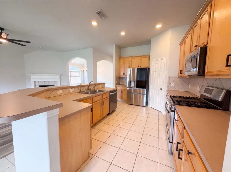 5704 Shady Hollow Court, Rosharon, TX 77583 - #2