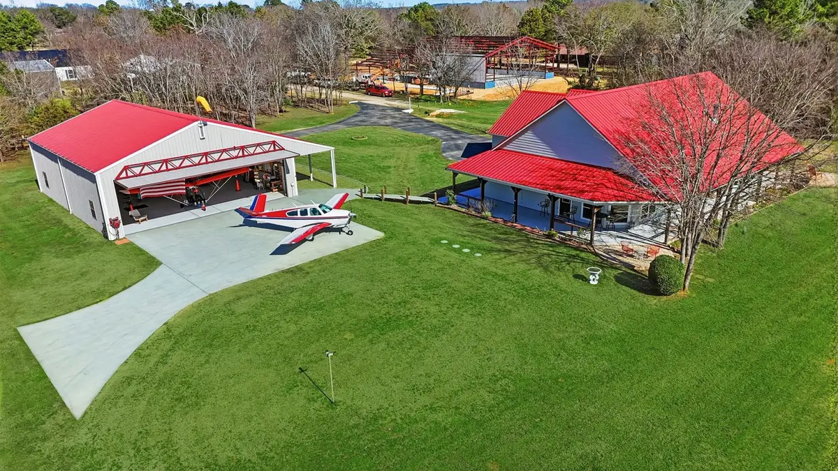 11592 Tailslide Drive, Berryville, TX 75763 - Image #1