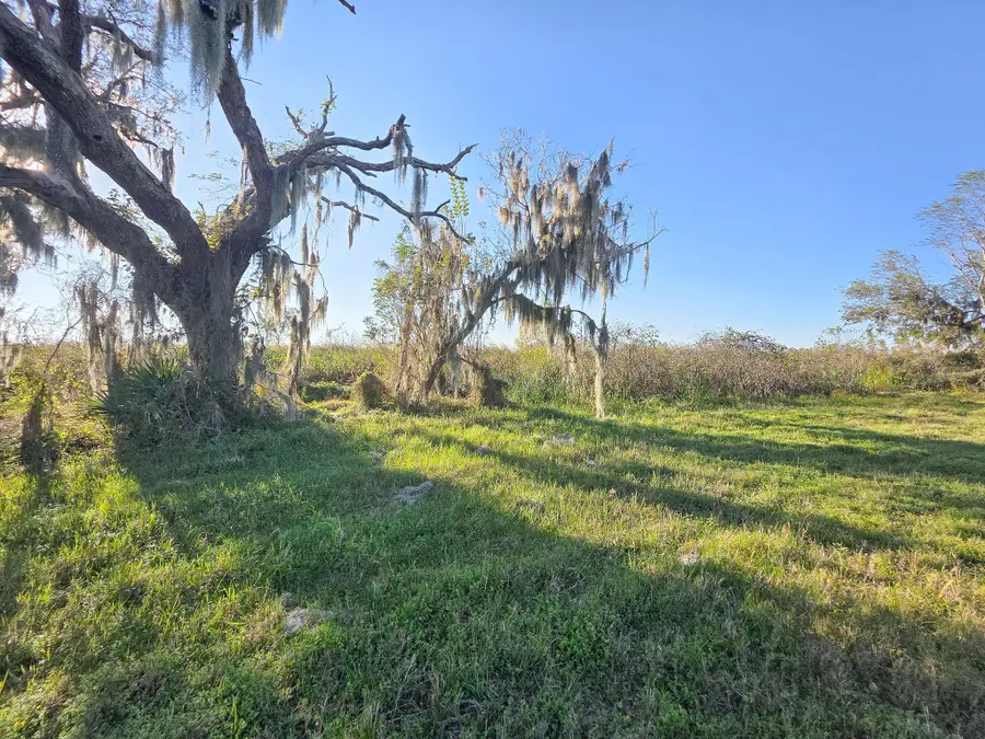 220 Pony Trail, Angleton, TX 77515 - Image #3