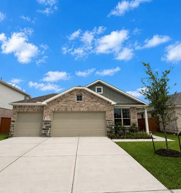 1013 S Oakhurst Drive, Dayton, TX 77535