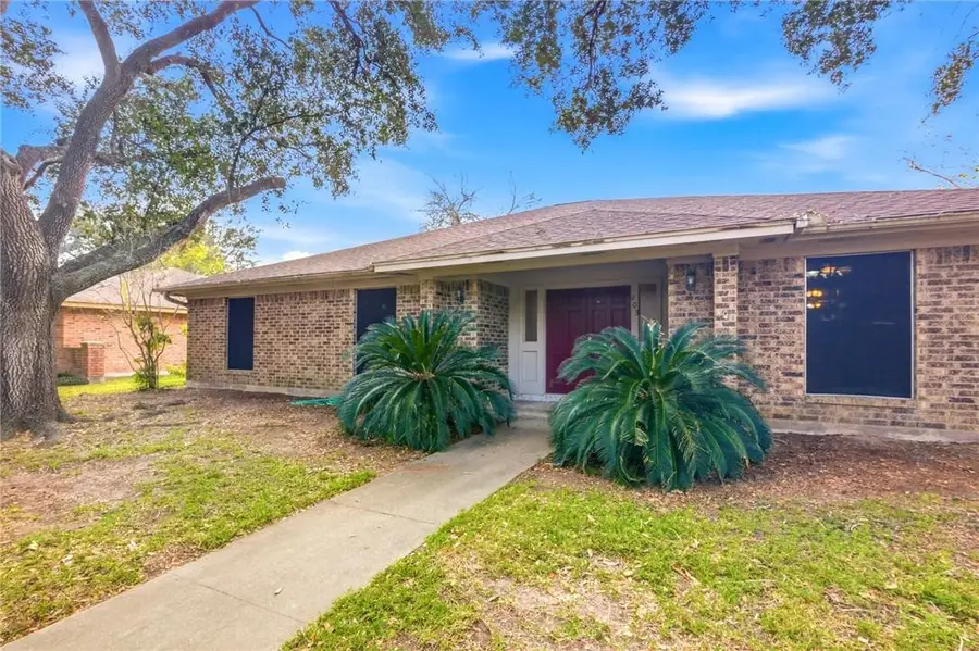 203 Wilshire Drive, Victoria, TX 77904 - #2