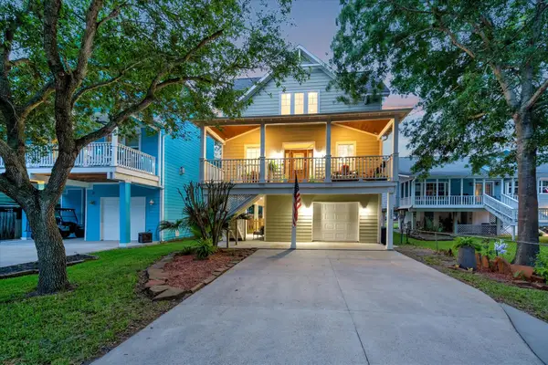 222 Oak Road Road, Kemah, TX 77565