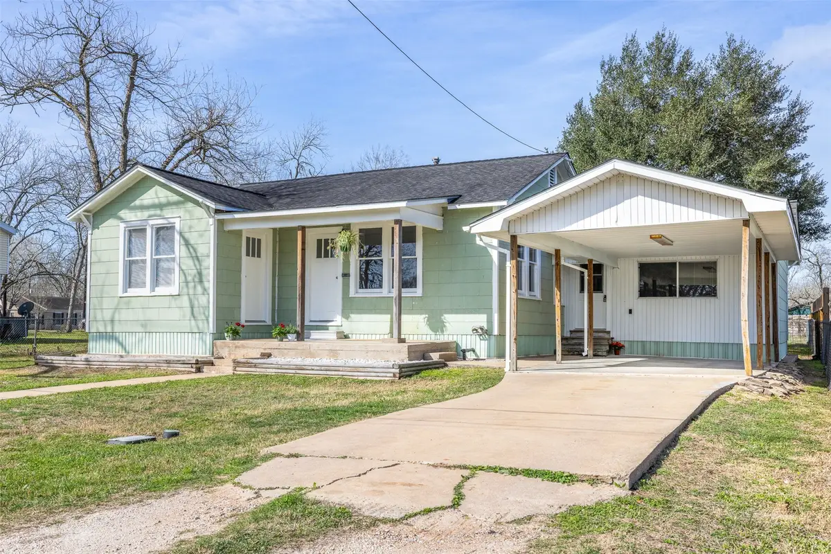 403 N College Street, Weimar, TX 78962 - #1
