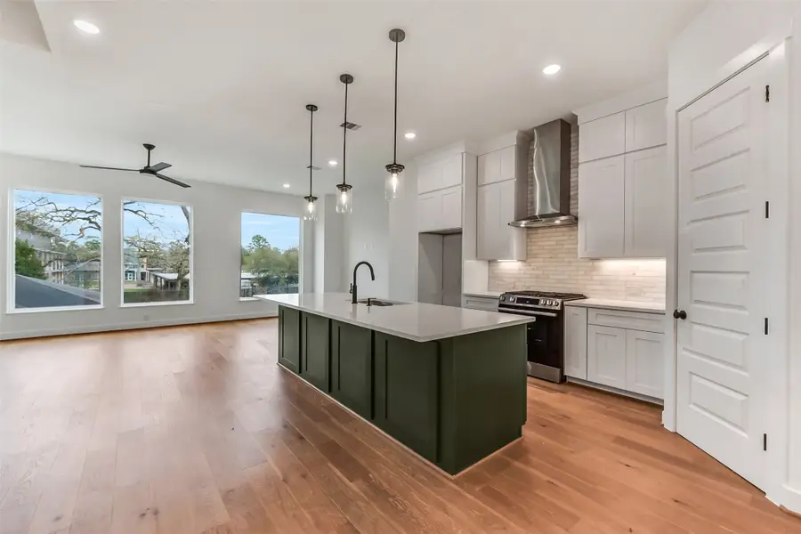 806 Fisher Street #F, Houston, TX 77018 - #2