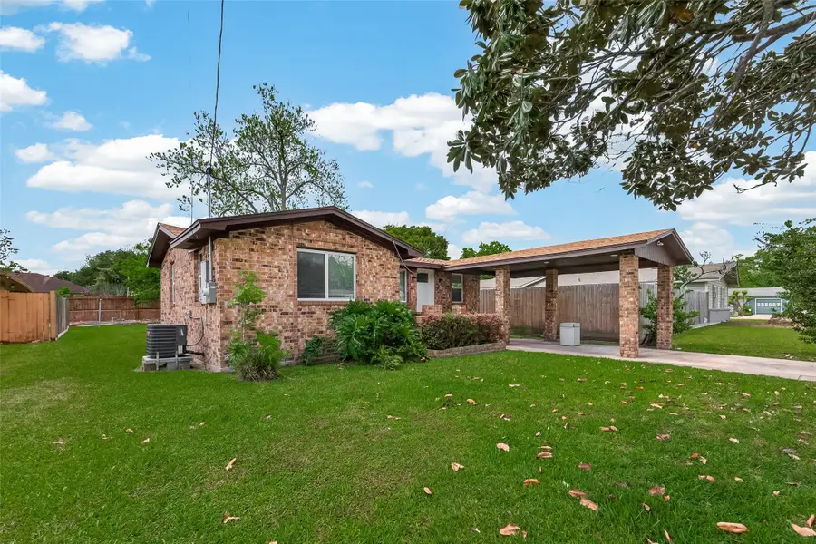 521 N Vionett Lane, Texas City, TX 77591 - #2