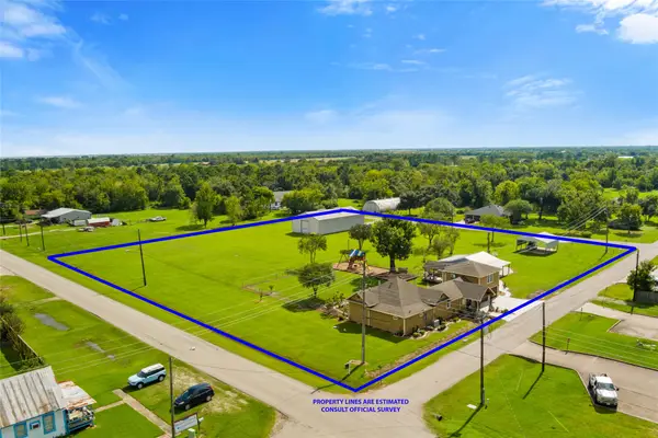 9203 Avenue G, Liverpool, TX 77577