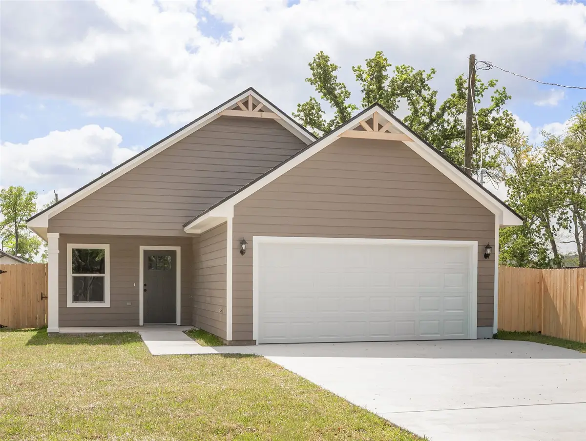 905 B W Virginia Street, Navasota, TX 77868 - #1