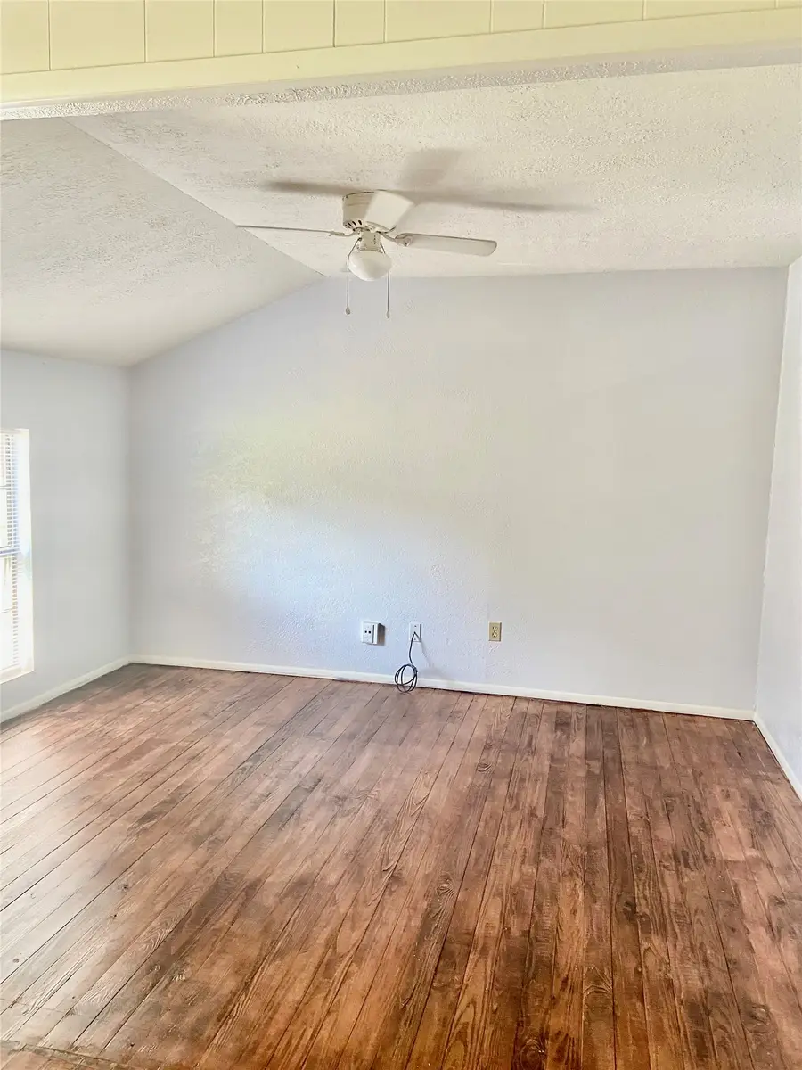 416 N Tinsley St Street, Angleton, TX 77515 - #3