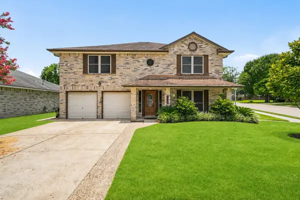 2135 Victoria Garden Drive, Richmond, TX 77406