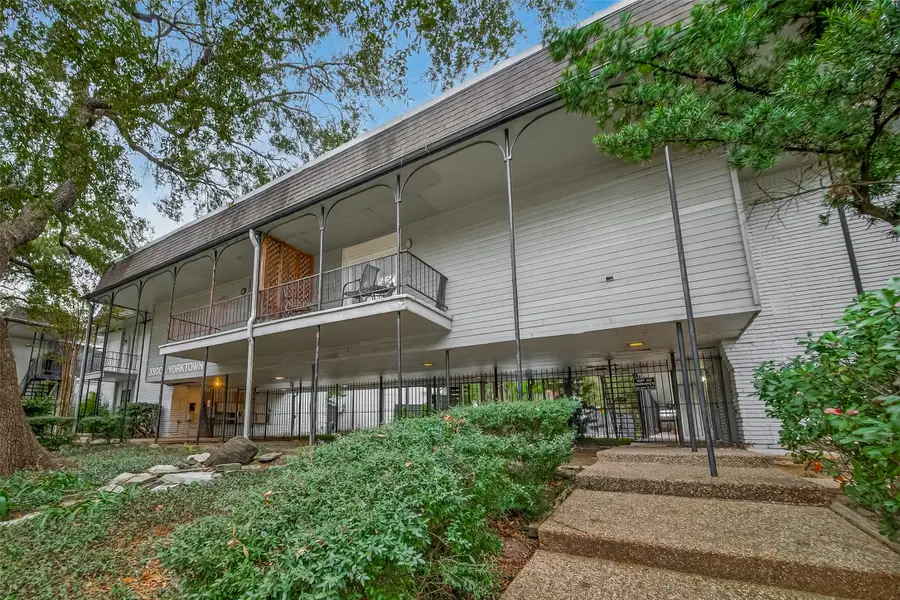 3300 Yorktown Street #15, Houston, TX 77056 - Image #2